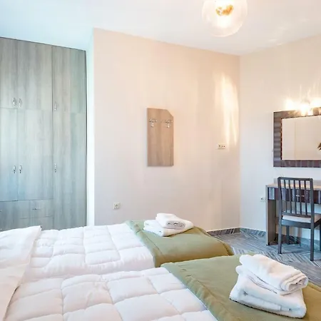 Athina Luxury Holiday home *
