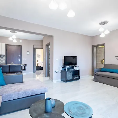 Athina Luxury Holiday home