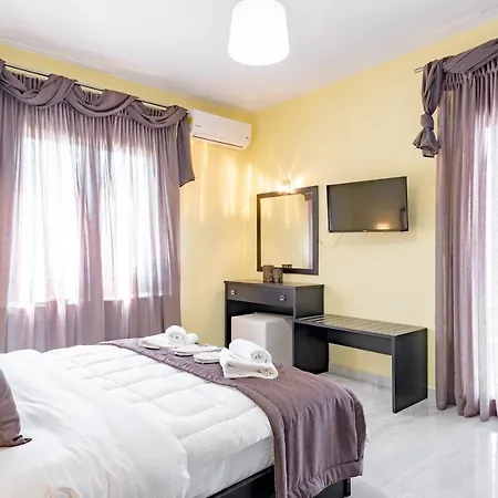 Athina Luxury Holiday home *